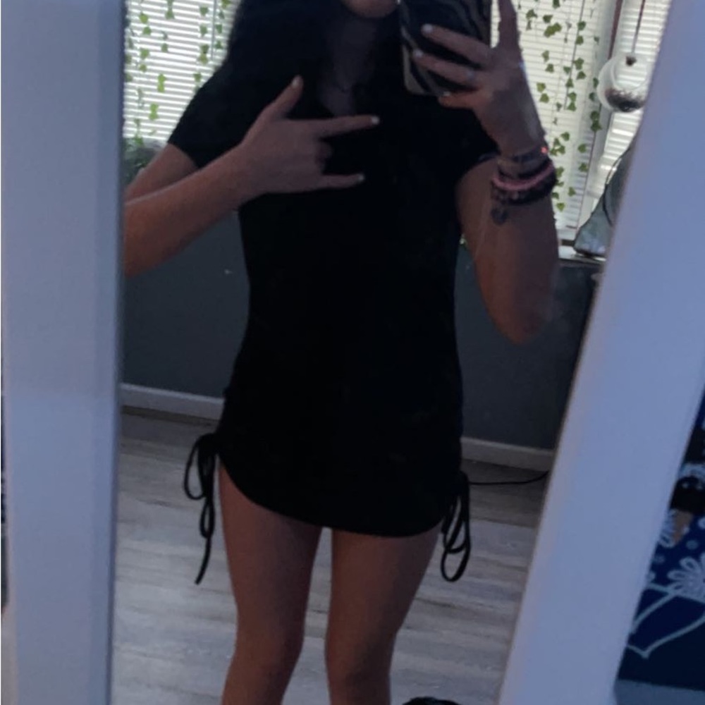 black pull up string dress, it’s a black plain dress